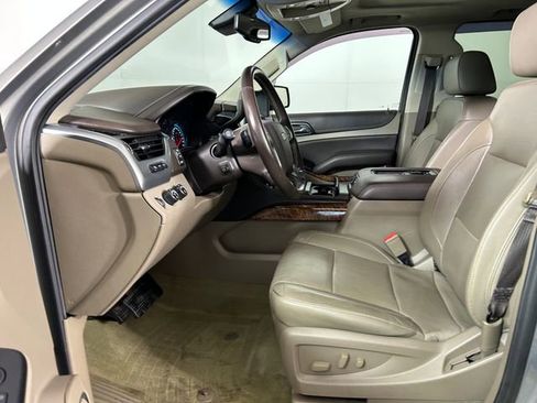 Used 2017 Chevrolet Suburban Premier image 12