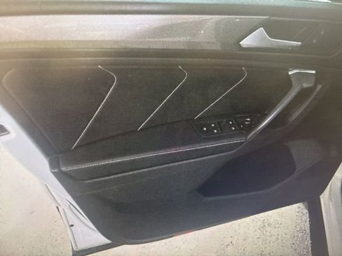 Used 2023 Volkswagen Tiguan SE image 15