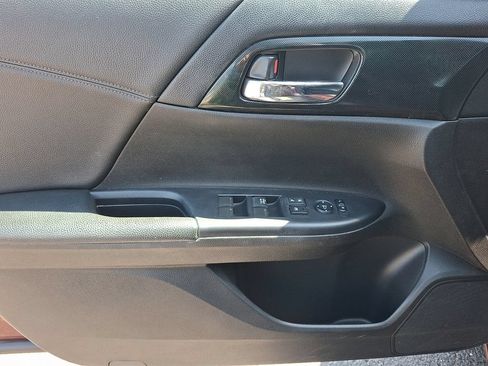 Used 2014 Honda Accord Sport image 16