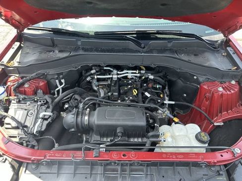 Used 2022 Ford Explorer XLT w/ Equipment Group 202A AWD/4WD image 19