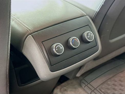 Used 2009 Chevrolet Traverse LT FWD image 25