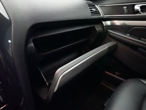 Used 2019 Ford Explorer XLT w/ Equipment Group 202A AWD/4WD image 33