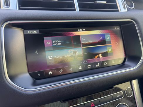 Used 2017 Land Rover Range Rover Sport SE image 19