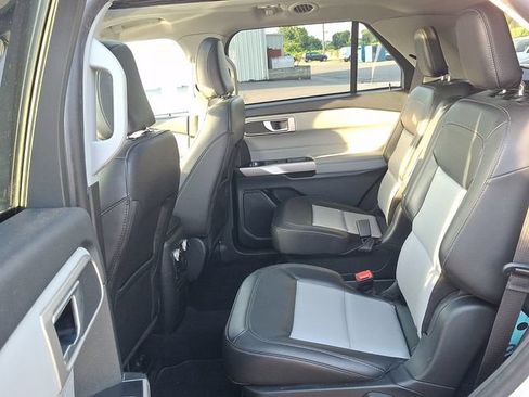 Used 2023 Ford Explorer XLT w/ Equipment Group 202A AWD/4WD image 10