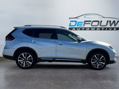 Used 2019 Nissan Rogue SL FWD image 2