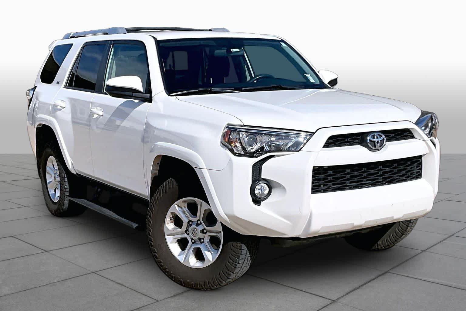 Used 2018 Toyota 4Runner SR5 AWD/4WD image 2