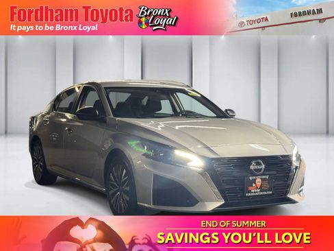 Used 2025 Nissan Altima 2.5 SV FWD image 1