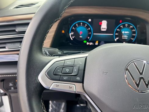 Used 2025 Volkswagen Atlas SE AWD/4WD image 20