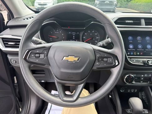 Used 2023 Chevrolet TrailBlazer LT w/ Convenience Package AWD/4WD image 13