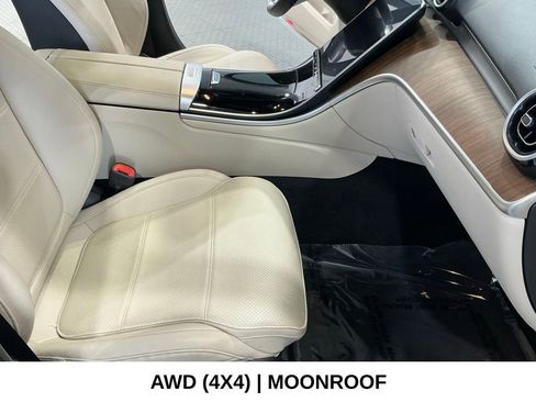 Used 2024 Mercedes-Benz C 300 4MATIC Sedan image 14