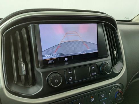 Used 2020 GMC Canyon SLE w/ Driver Alert Package image 5