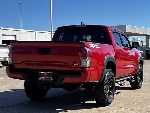 Used 2022 Toyota Tacoma TRD Off-Road w/ TRD Premium Off Road Package image 4