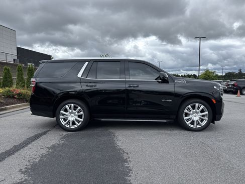 Used 2023 Chevrolet Tahoe High Country w/ Advanced Technology Package AWD/4WD image 14
