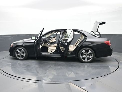 Used 2018 Mercedes-Benz E 300 image 29