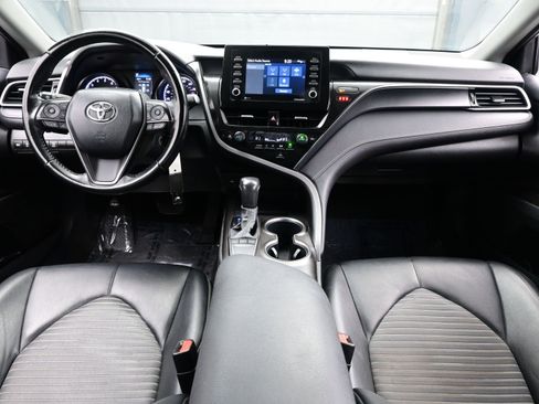 Used 2024 Toyota Camry SE image 17