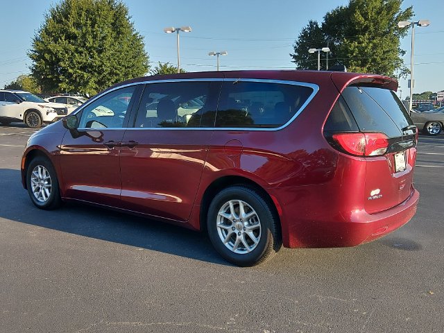 Used 2023 Chrysler Voyager LX FWD image 5