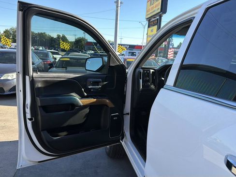 Used 2018 Chevrolet Silverado 1500 LTZ w/ Sport Package AWD/4WD image 12