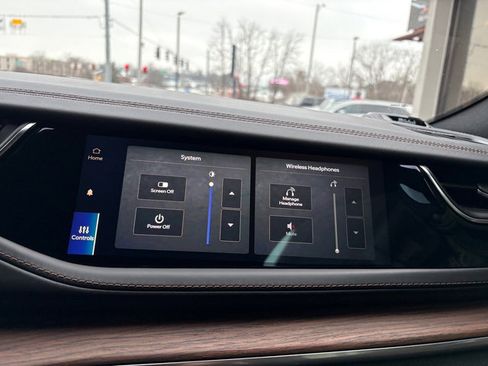 Used 2022 Jeep Grand Cherokee Summit w/ Luxury Tech Group V image 42