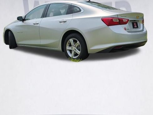Used 2022 Chevrolet Malibu LS FWD image 3