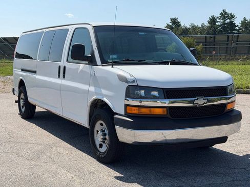 Used 2008 Chevrolet Express 3500 LS RWD image 7