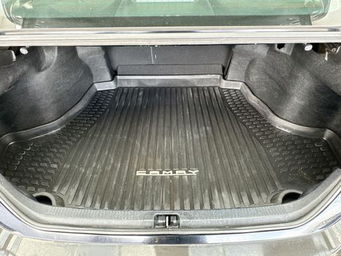 Used 2019 Toyota Camry SE FWD image 16