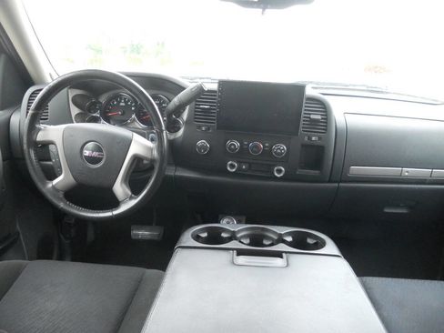 Used 2010 GMC Sierra 1500 SLE w/ Power Pack Plus AWD/4WD image 17