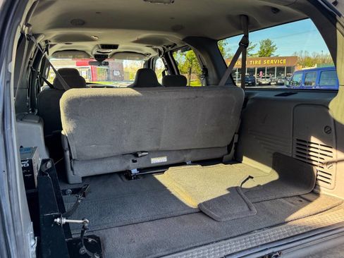 Used 2005 Ford Excursion XLT AWD/4WD image 17