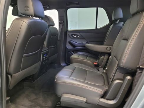 Used 2023 Chevrolet Traverse RS image 12