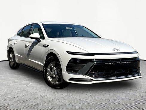 Certified 2025 Hyundai Sonata SE FWD image 3
