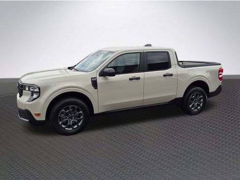 New 2025 Ford Maverick XLT image 2