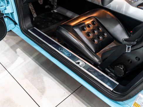 Used 2006 Ford GT image 31