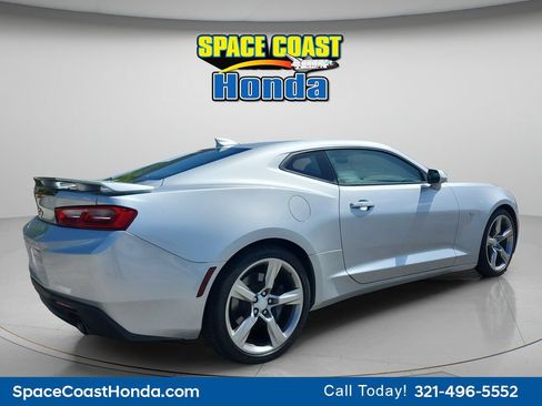 Used 2018 Chevrolet Camaro SS RWD image 3