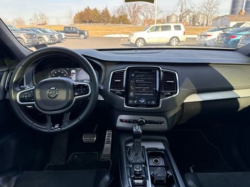 Used 2019 Volvo XC90 T5 R-Design image 13