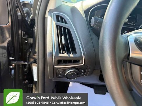 Used 2014 Ford Focus Titanium FWD image 14