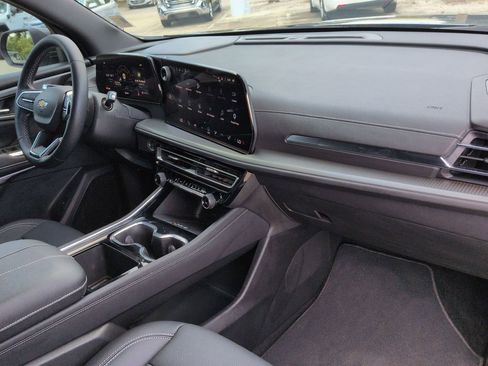 Certified 2026 Chevrolet Traverse LT FWD image 25
