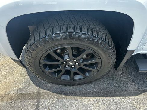 Used 2020 Chevrolet Colorado LT w/ Colorado RST Special Edition AWD/4WD image 2