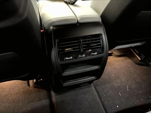 Used 2024 BMW X5 M60i AWD/4WD image 36