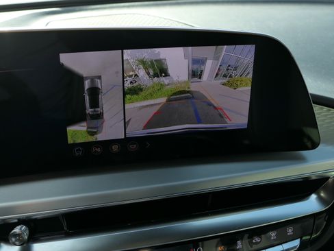 New 2026 Cadillac Lyriq Premium Luxury AWD/4WD image 21