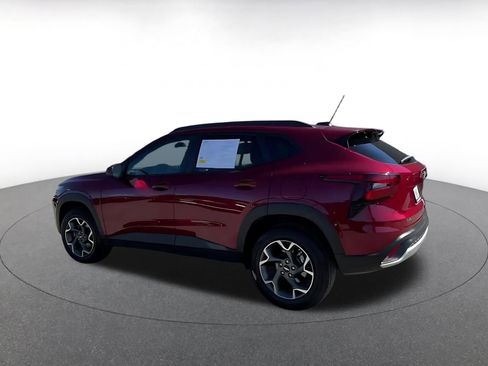 Used 2025 Chevrolet Trax LT image 10