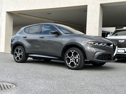 Used 2024 Alfa Romeo Tonale Ti image 9