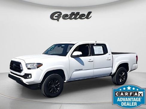 Used 2023 Toyota Tacoma SR5 w/ Technology Package image 4