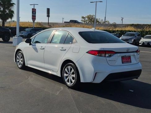 Used 2024 Toyota Corolla LE FWD image 11