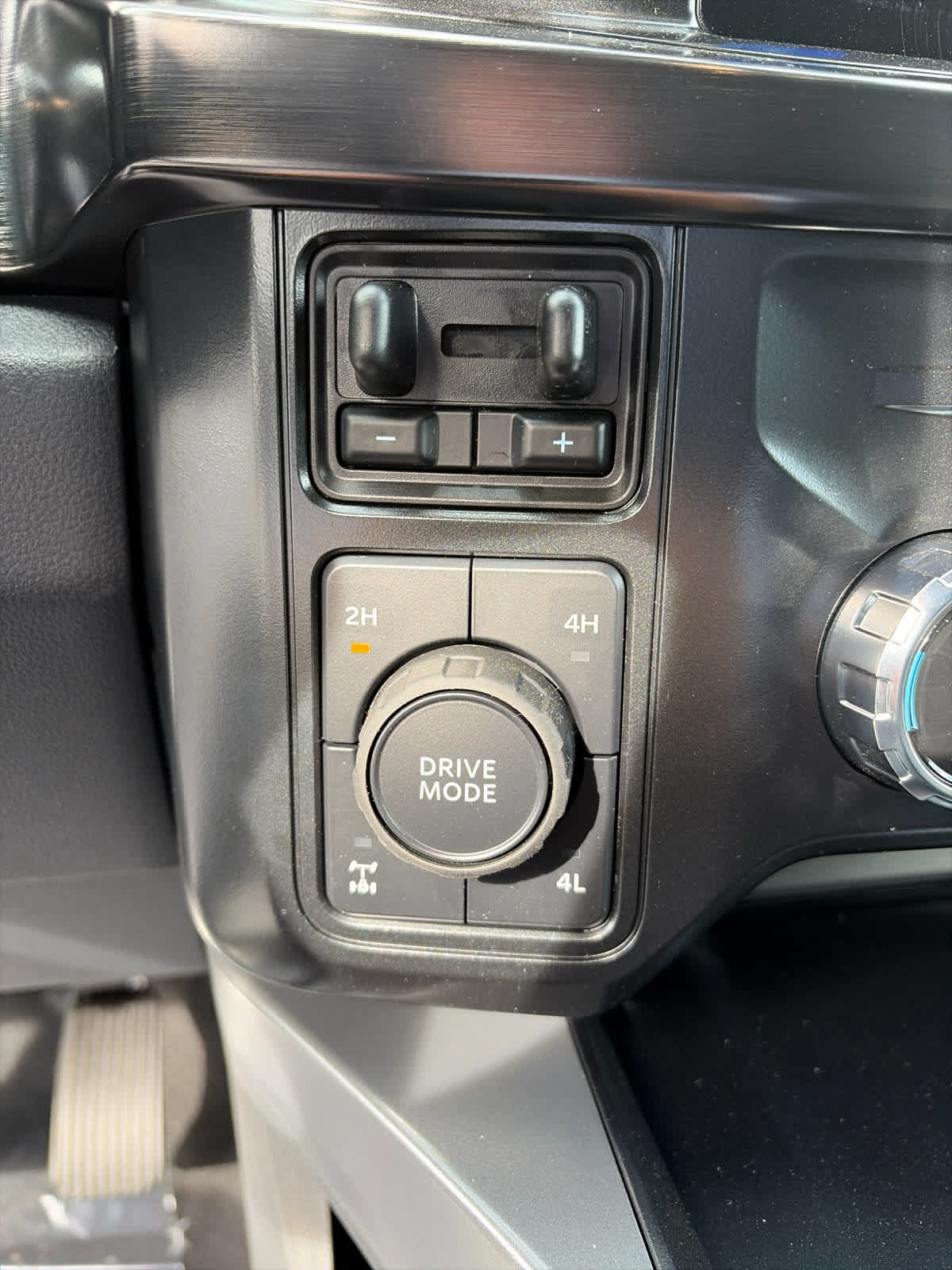 New 2027 Ford F350 Lariat w/ Lariat Ultimate Package AWD/4WD image 28