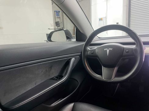 Used 2018 Tesla Model 3 Long Range RWD image 15