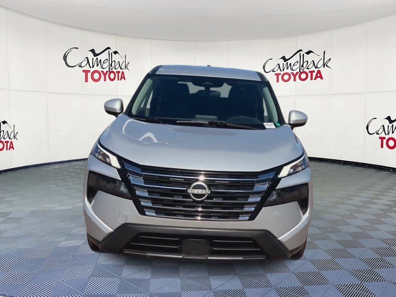 Used 2025 Nissan Rogue SV FWD image 6