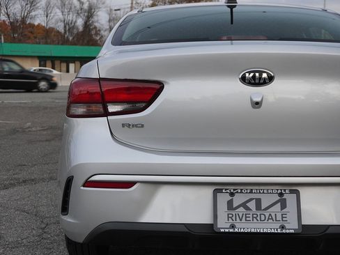 Used 2021 Kia Rio LX image 12
