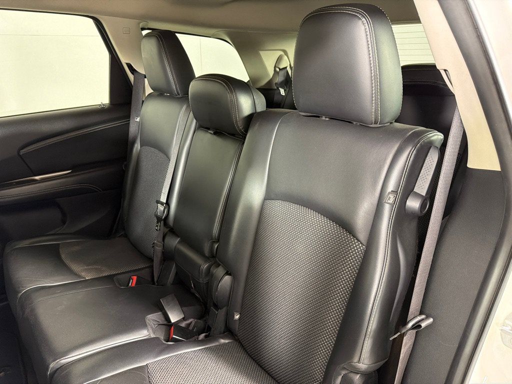 Used 2020 Dodge Journey Crossroad FWD image 21