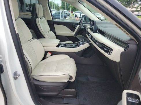 Certified 2023 Lincoln Aviator Black Label w/ Dynamic Handling Package AWD/4WD image 30