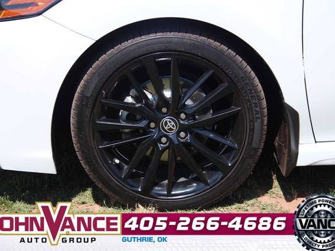 Used 2022 Toyota Camry XSE w/ Navigation Package FWD image 12