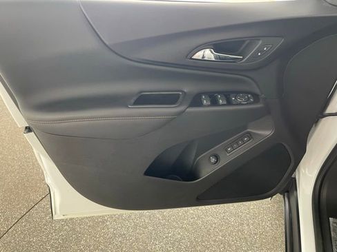 Used 2022 Chevrolet Equinox Premier FWD image 35
